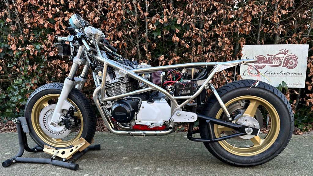 Roelof (CBE) & Bakker Honda 900 Bol d’Or